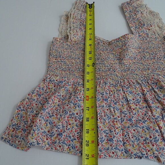 Old Navy Smocked Ruffle Tank Top Women Size M Multi Ditsy Floral - Picture 6 of 6